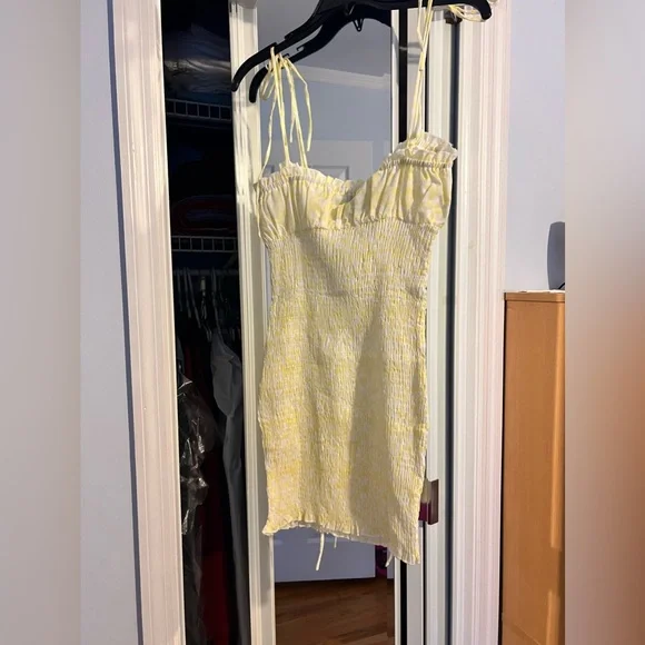 NWT yellow floral dress!! - Picture 5 of 7